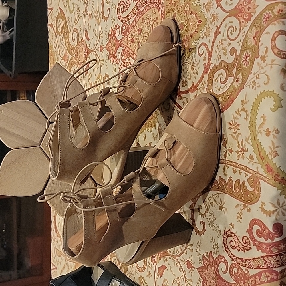 Chinese Laundry Heels, 10, Tan